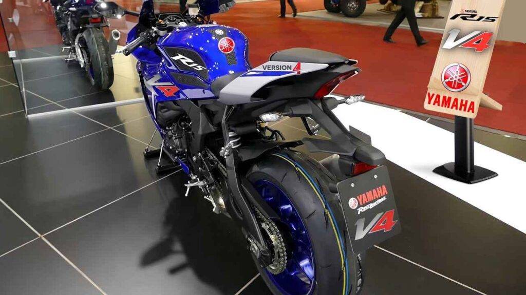 Yamaha R15 V4